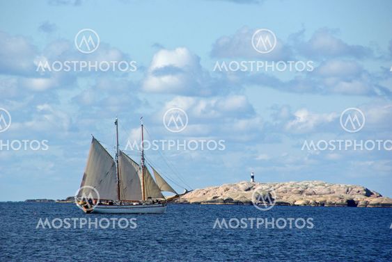 Sailing ship