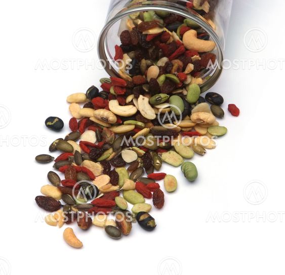 organic mixed nuts and dry fruits