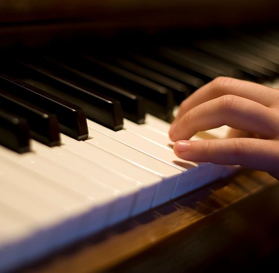 piano close