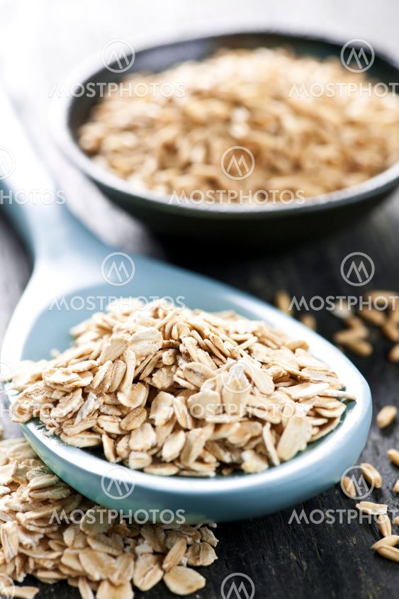 Rolled oats and oat groats