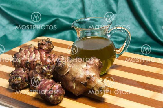 tuoreen inkivääri ja oliiviöljyn