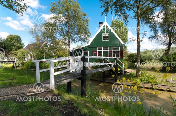 traditional dutch house
