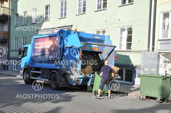 Garbage truck