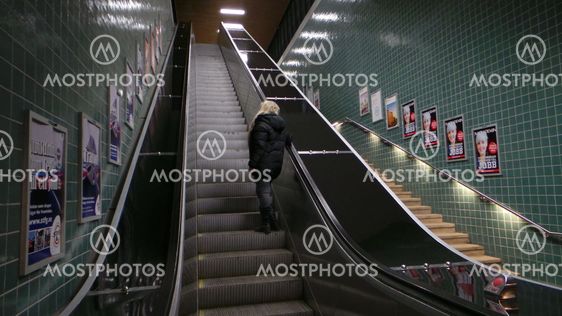 Rulltrappa upp