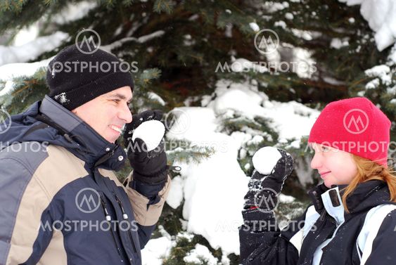 Family with snowballs