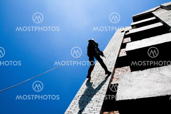 rappeling with weapons