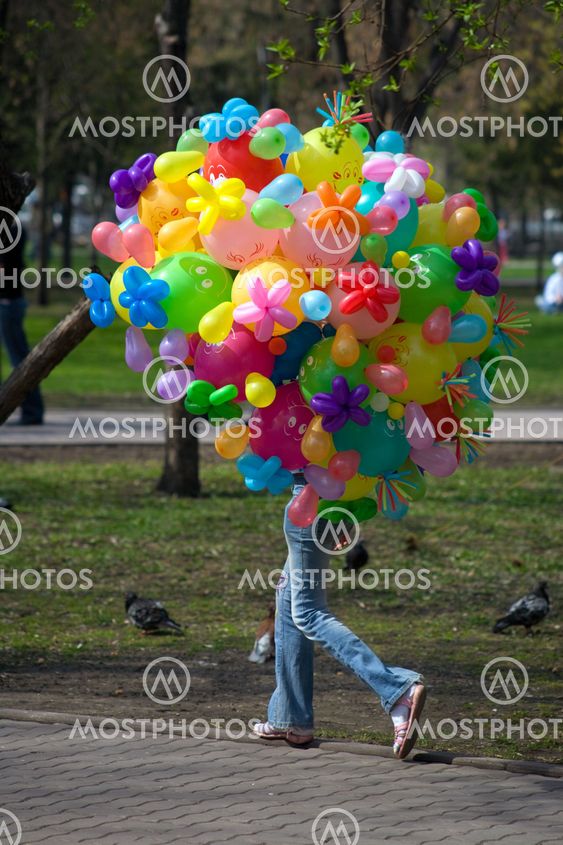 Many colourful air baloons