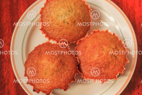 three banana muffin cakes