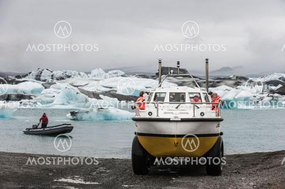 Amphibian boat with tourists at Jökulsárlón, Iceland