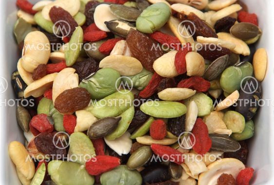 organic mixed nuts and dry fruits