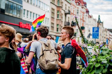 Unga i Prideparad i Malmö