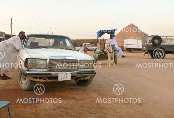 WADI - HALFA, SUDAN - NOVEMBER 19, 2008: City street