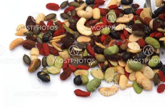 organic mixed nuts and dry fruits