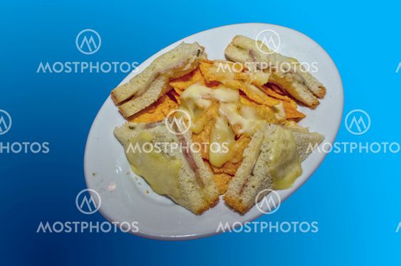 Club sandwich with Chips and cheese