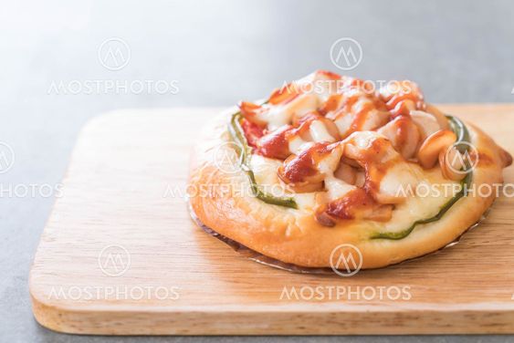 mini sausage pizza