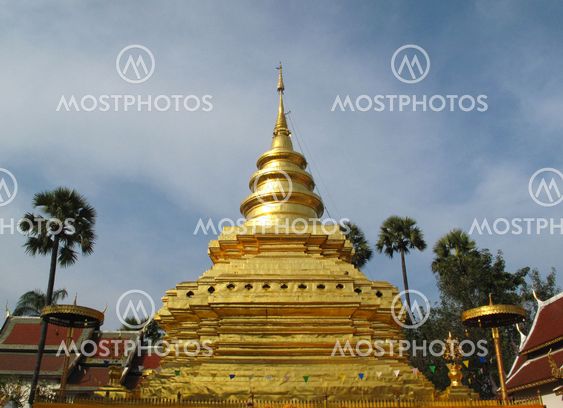 Wat Prathat Jomthong, traditional golden pagoda in Northern Thailand, Chiangmai Lanna Architectural style