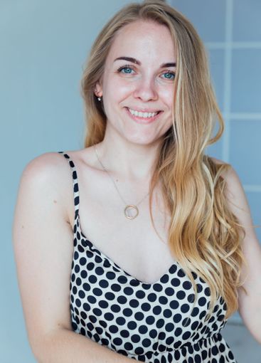 Beautiful fashion blonde woman smiling in summer light...