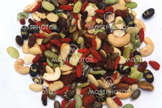 organic mixed nuts and dry fruits