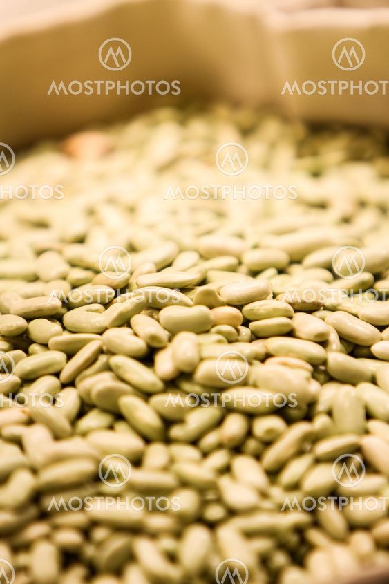 Verdinas lentils on the market