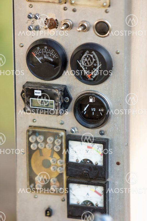 old analog airplane indicators showing altitude and speed