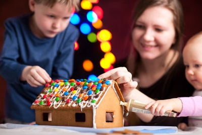 Gingerbread house decoration
