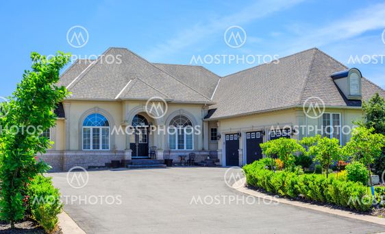 Luxury houses in North America