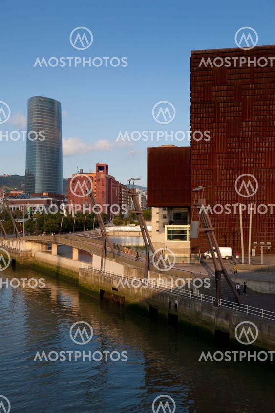 Abandoibarra, Bilbao, Bizkaia, Spain