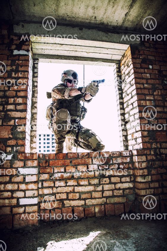 rappeling with weapons