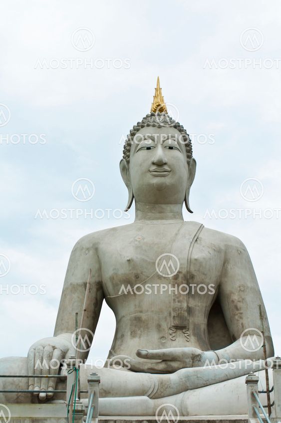 Peace of Buddha statue