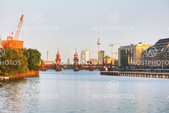 Oberbaum bridge in Berlin