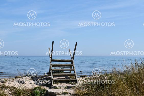 Stätta vid ett stängsel vid kusten på östra Öland