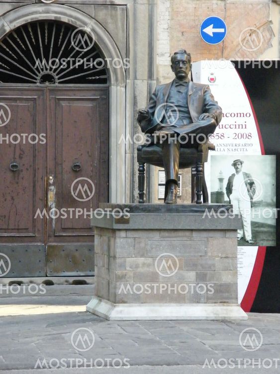Puccini statue, Lucca - Italy