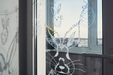 Zero cost responsible holiday decor economically driven....