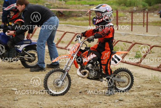 Young rider on start