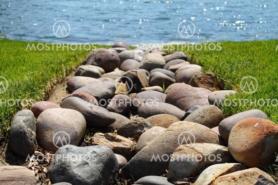 Path to the water