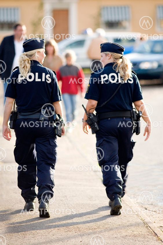 Kvinnliga poliser