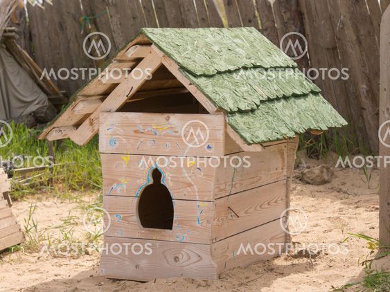 Stylized antique doghouse