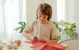 Making Easter eggs in the shape of a hare from textile....