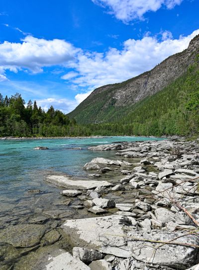 älv med turkost vatten i Norge