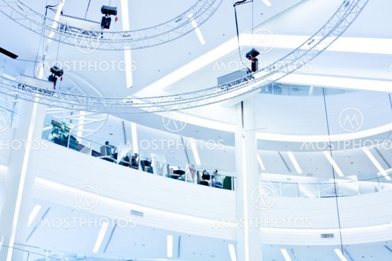 multi level shopping center
