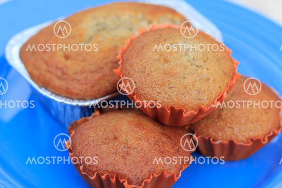 four banana muffin cakes