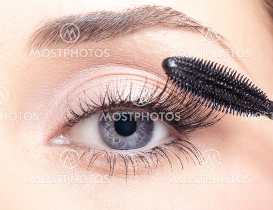 mascara makeup