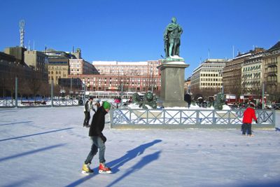Skridskoåkning i Kungsträdgården 2