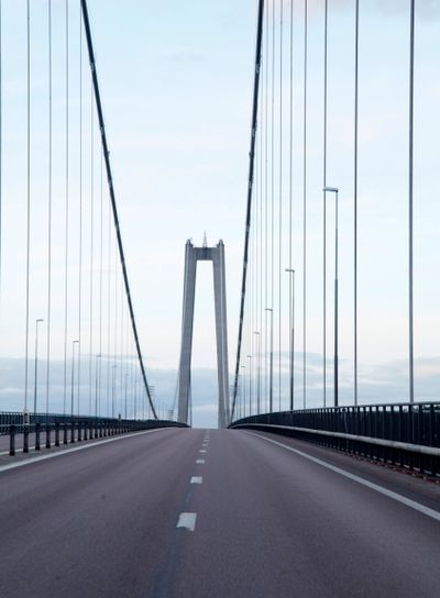 På väg över Höga kusten bron