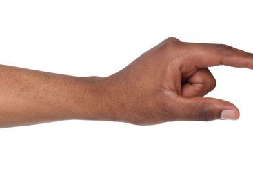 Male hand measuring something, cutout, gesture