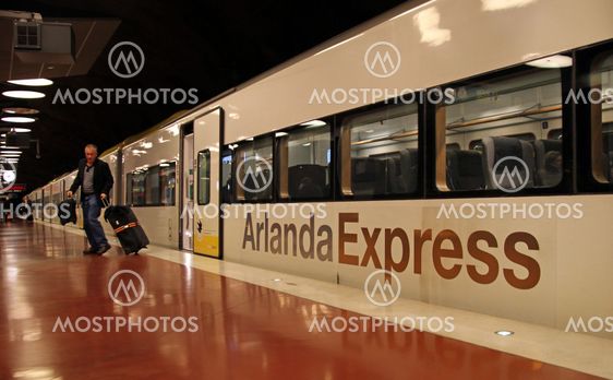 Arlanda Express train at Platform 3