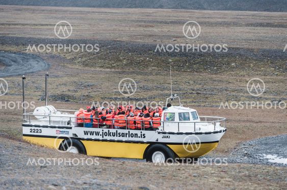 Amphibian boat with tourists at Jökulsárlón, Iceland