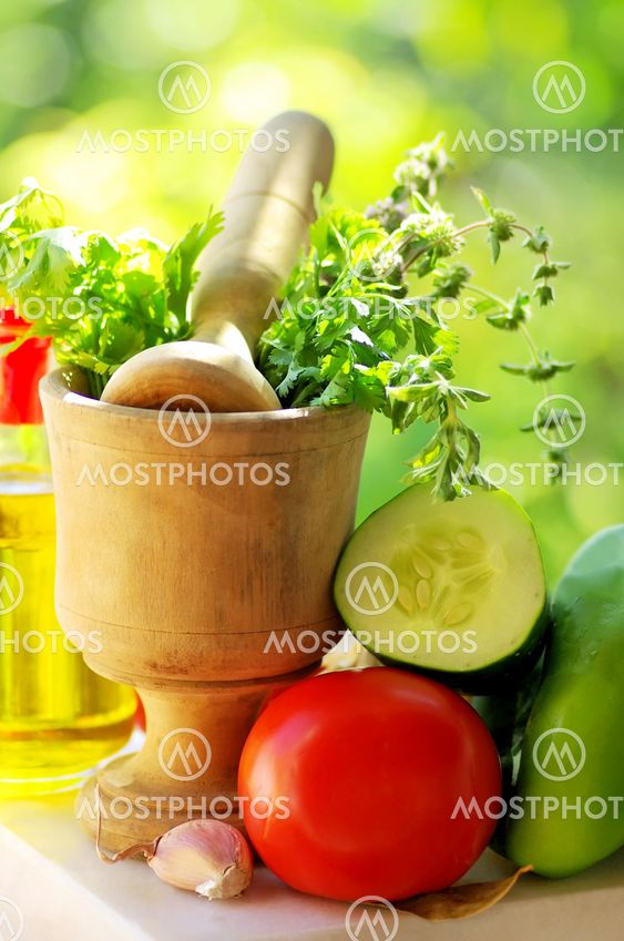 Utensils and ingredients of mediterranic cuisine.