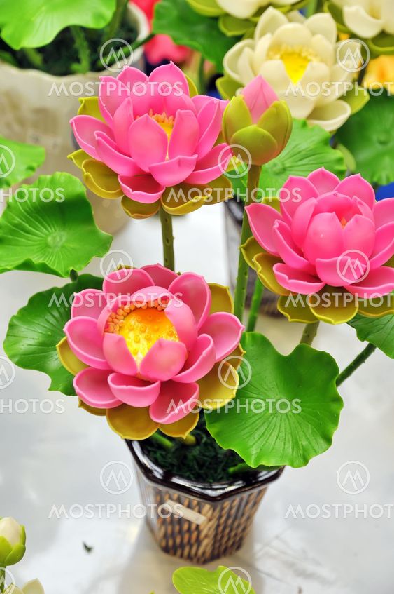 Artificial flowers