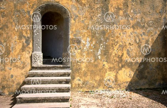 Door to fairytale